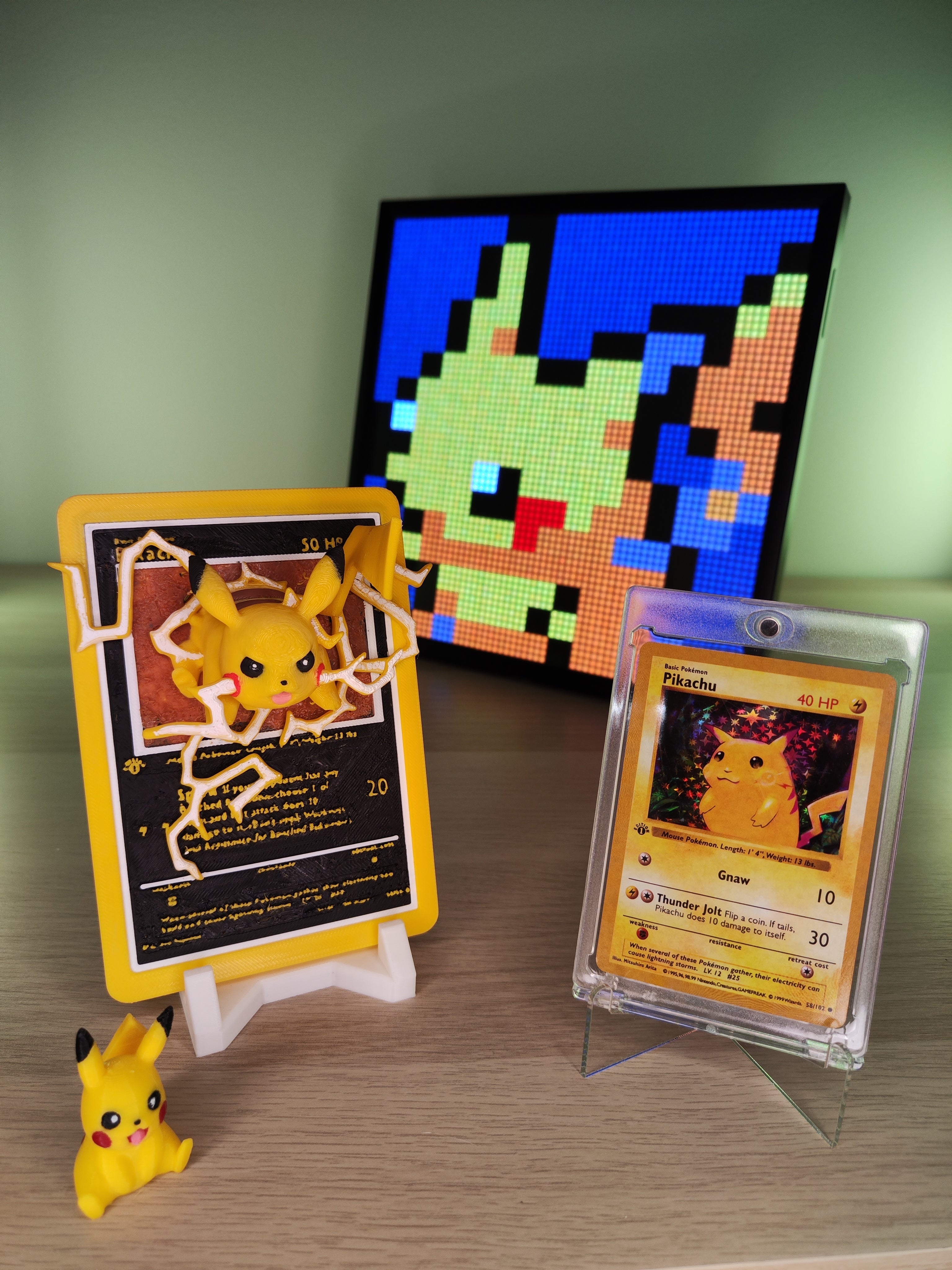025 Carta Pikachu